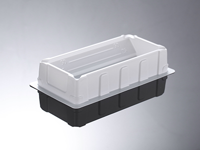 内面稍微倾斜，残余少